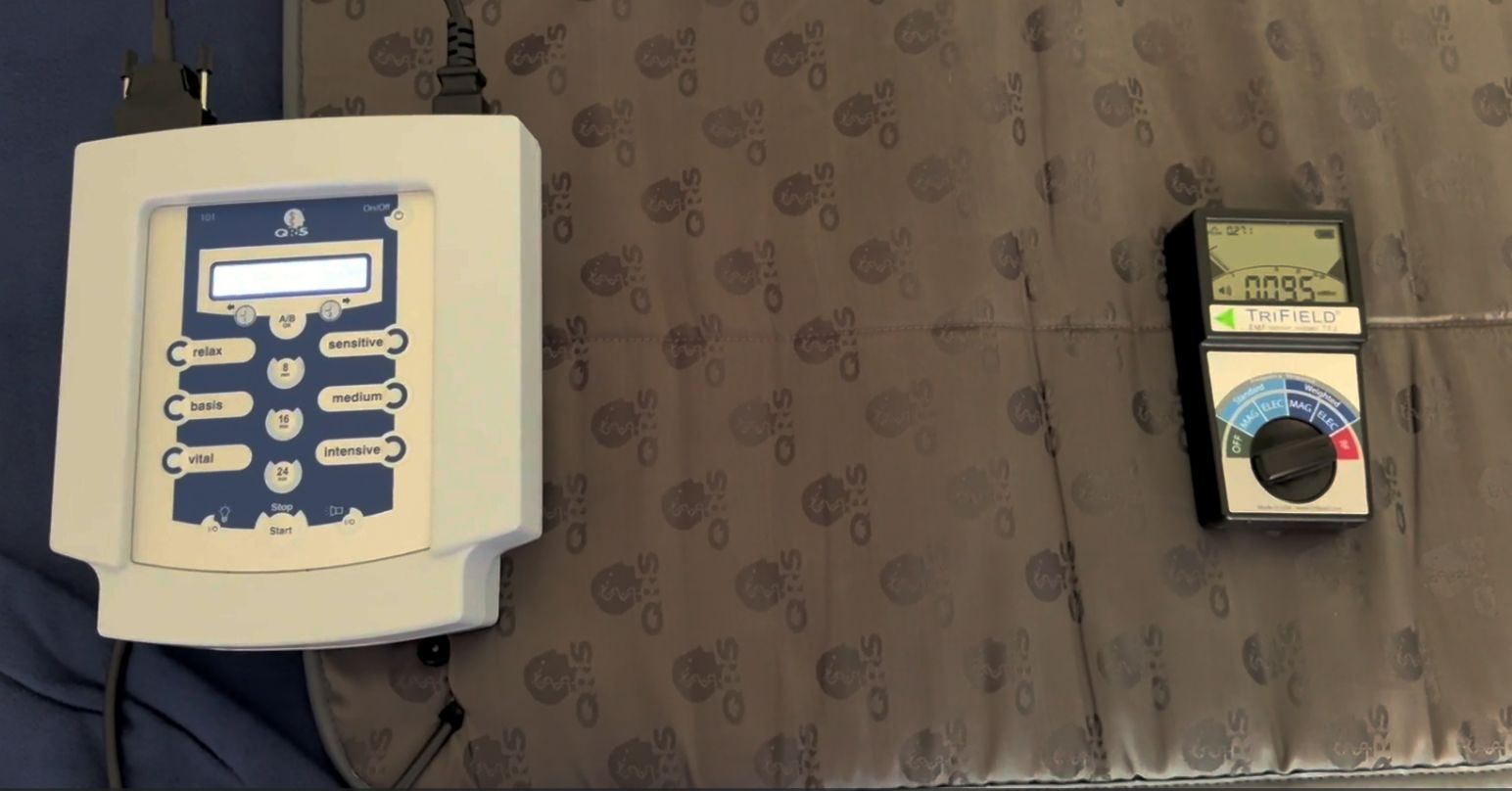 QRS Trifield Meter